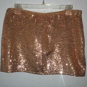 Forever 21 skirt. Rose gold. Size M👻